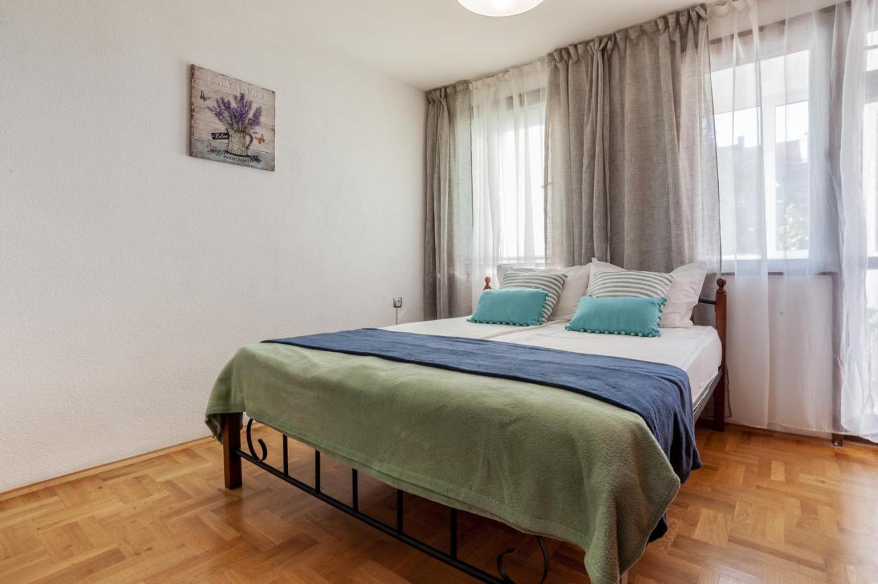 Sea Apartment Colours Burgas City Exterior foto